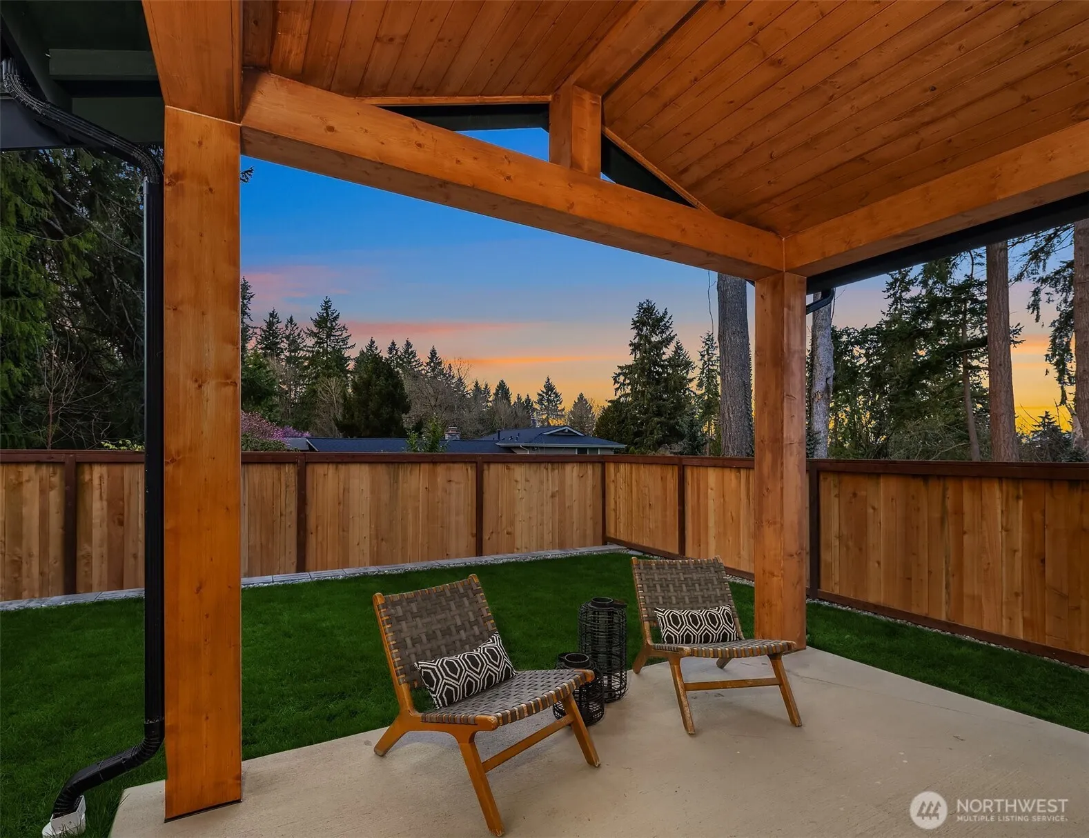 13728 NE 101st Street , Kirkland, WA 98033