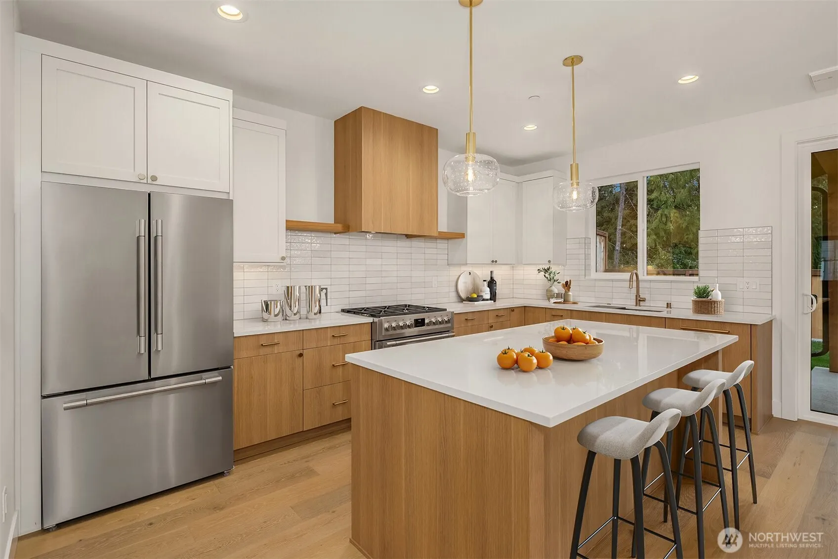 13728 NE 101st Street , Kirkland, WA 98033