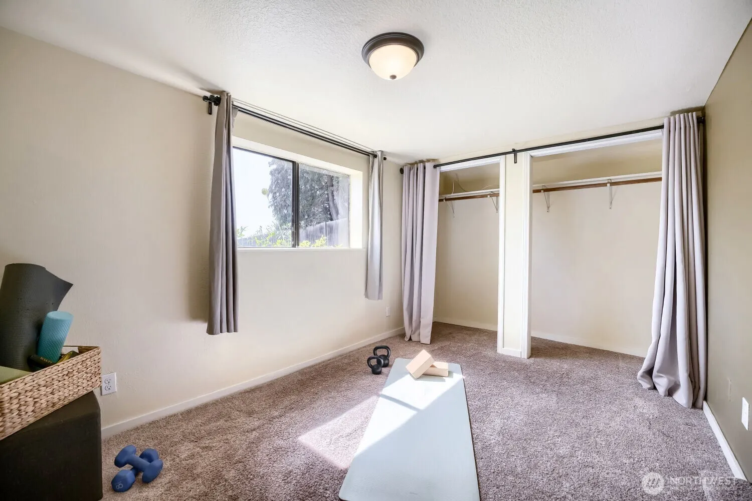 909 SW Langston Road , Renton, WA 98057