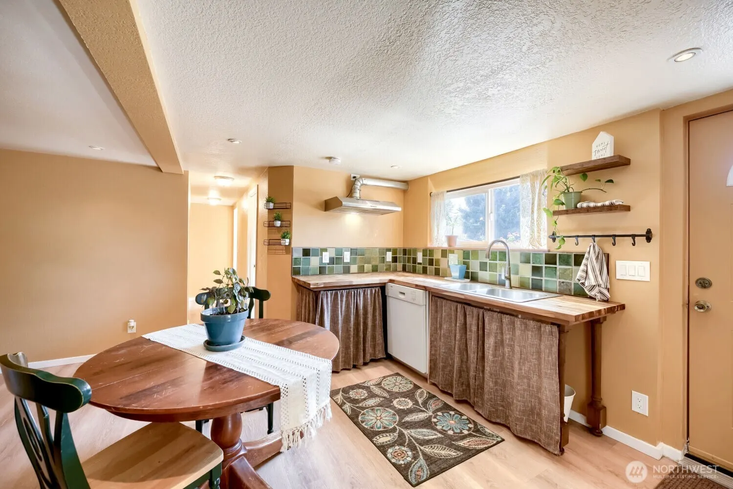 909 SW Langston Road , Renton, WA 98057