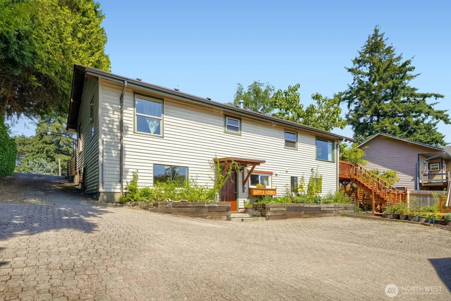 909 SW Langston Road , Renton, WA 98057