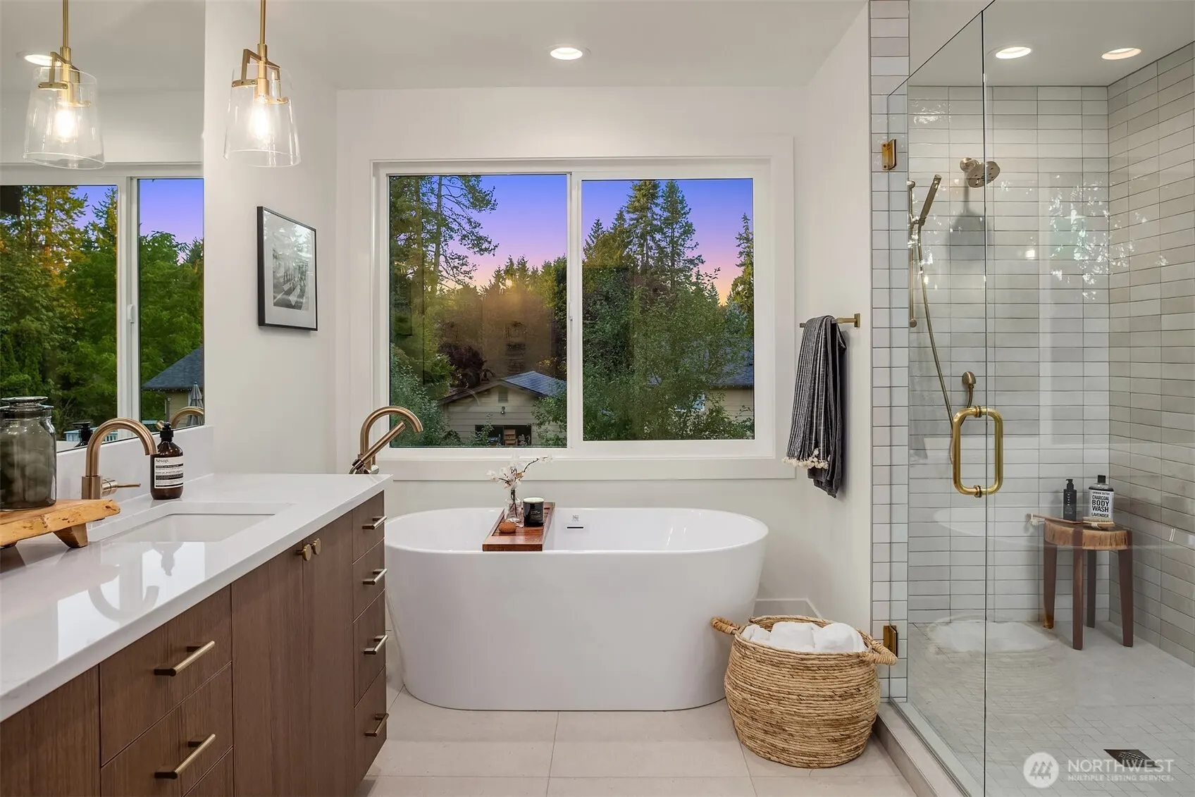 13662 NE 101st Street , Kirkland, WA 98033
