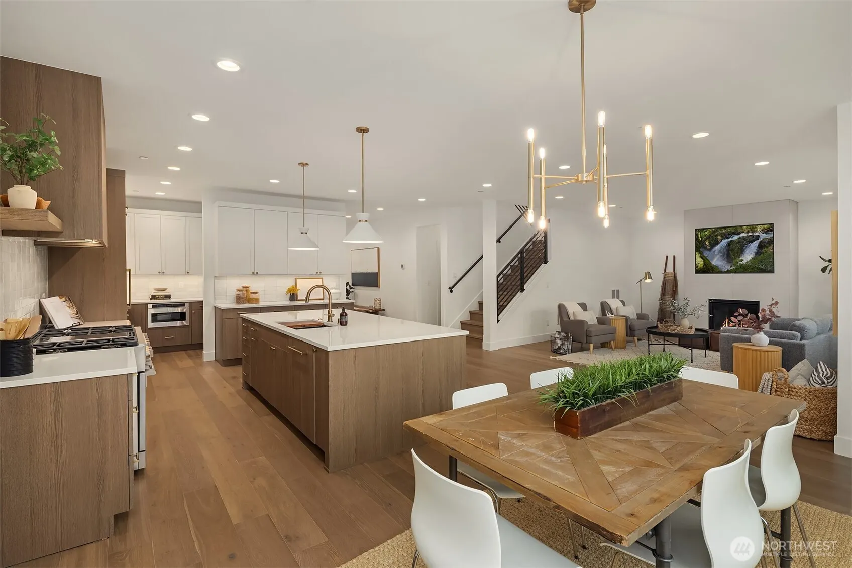 13662 NE 101st Street , Kirkland, WA 98033