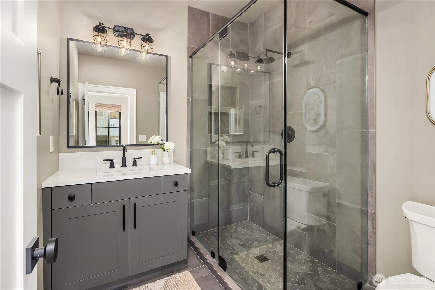 225 3rd Avenue S, Kirkland, WA 98033