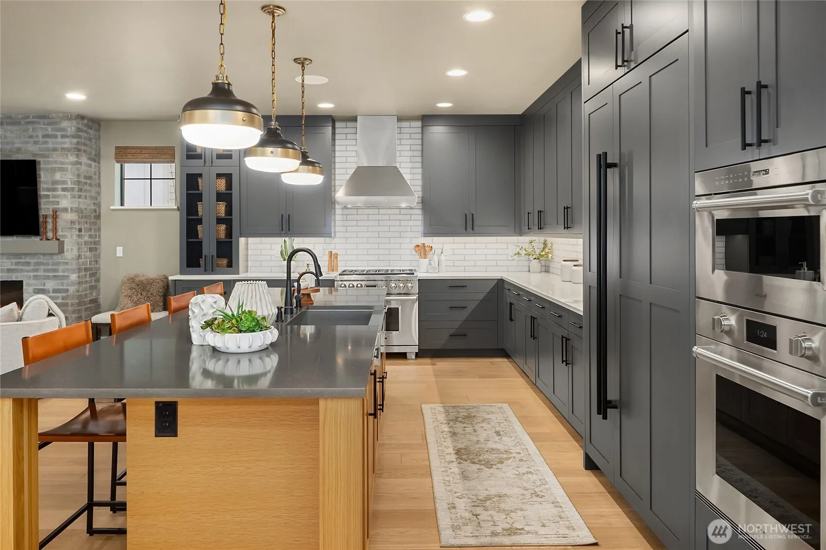 225 3rd Avenue S, Kirkland, WA 98033