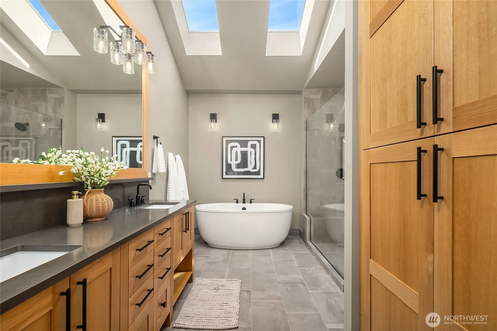 225 3rd Avenue S, Kirkland, WA 98033