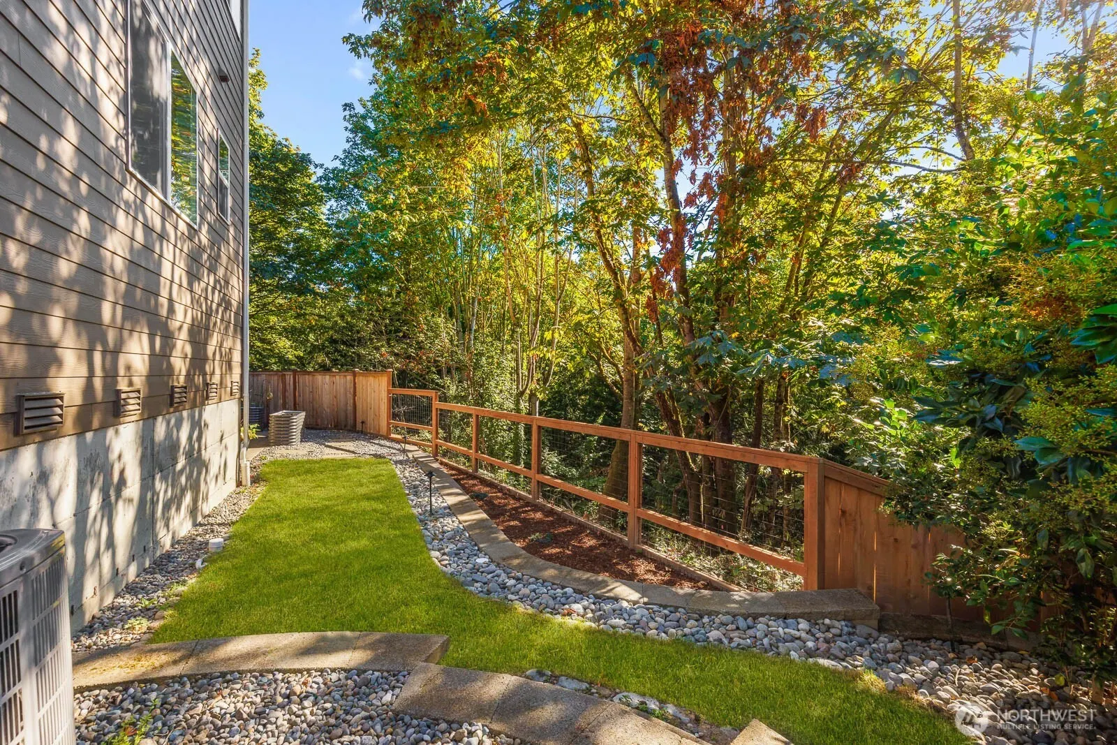 1701 Queen Ct NE , Renton, WA 98056