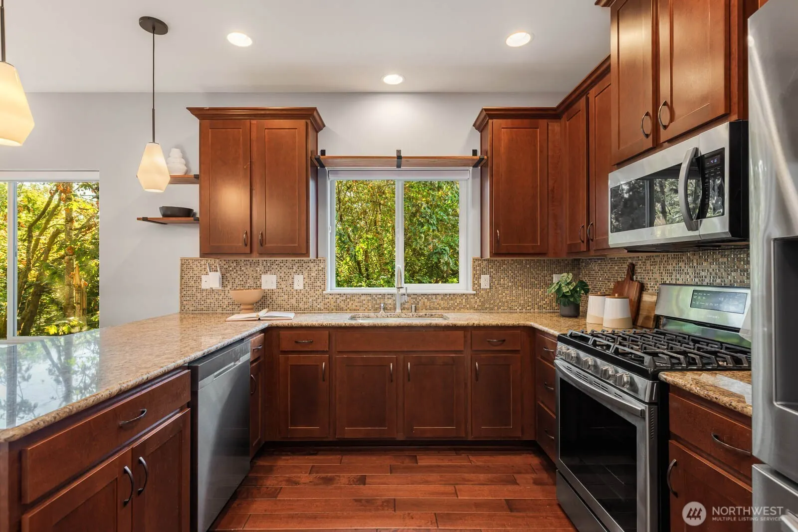 1701 Queen Ct NE , Renton, WA 98056