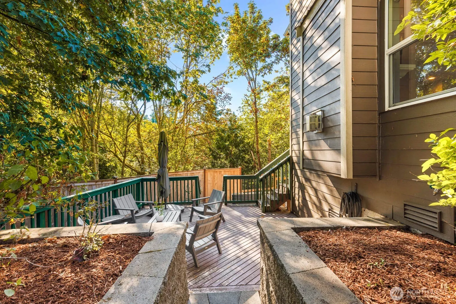 1701 Queen Ct NE , Renton, WA 98056