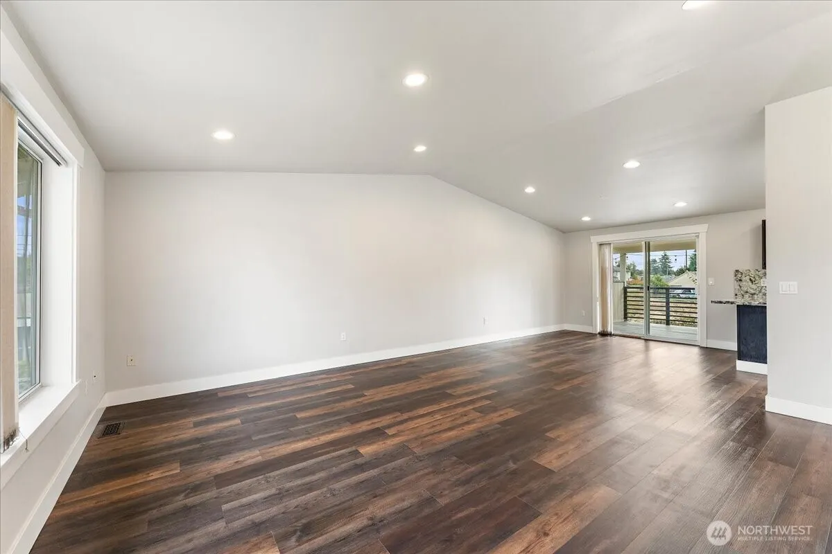 21329 108th Avenue SE, Kent, WA 98031