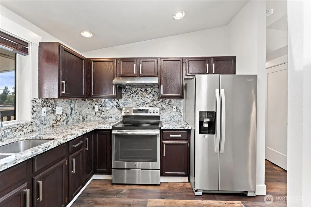 21329 108th Avenue SE, Kent, WA 98031