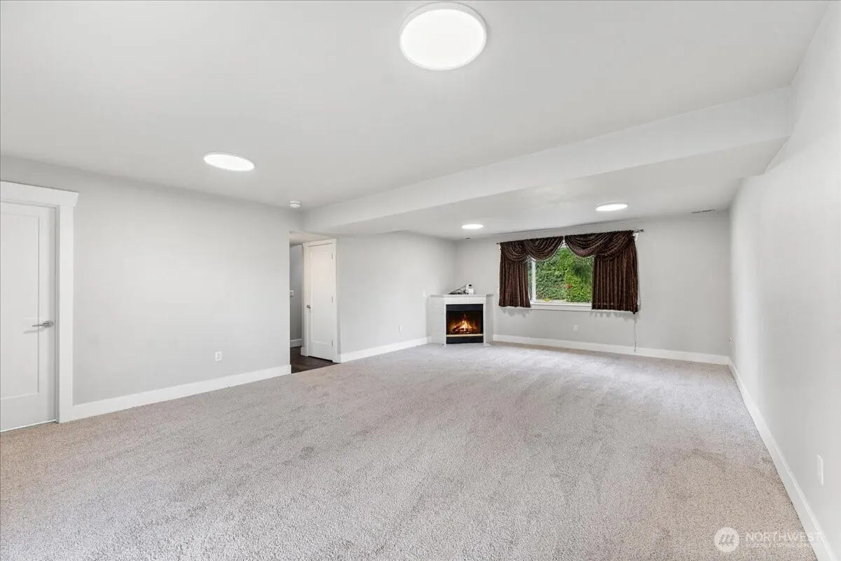 21329 108th Avenue SE, Kent, WA 98031