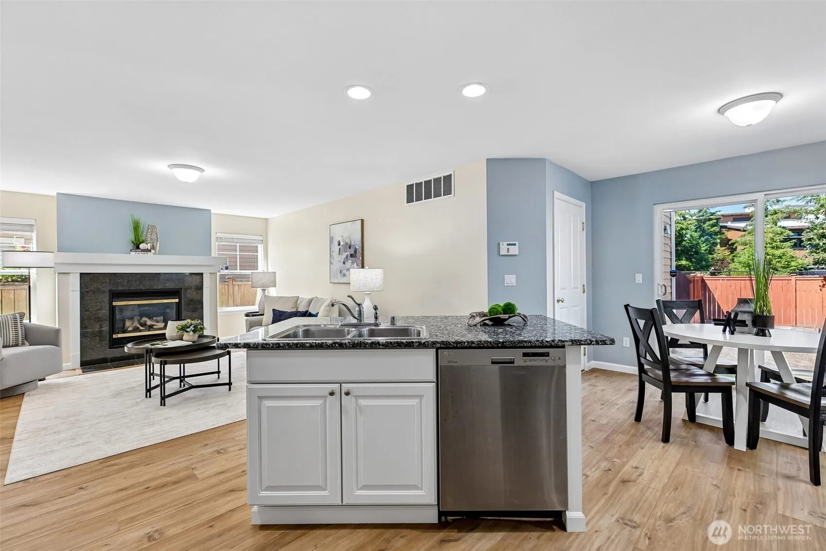22754 NE 94th Way , Redmond, WA 98053