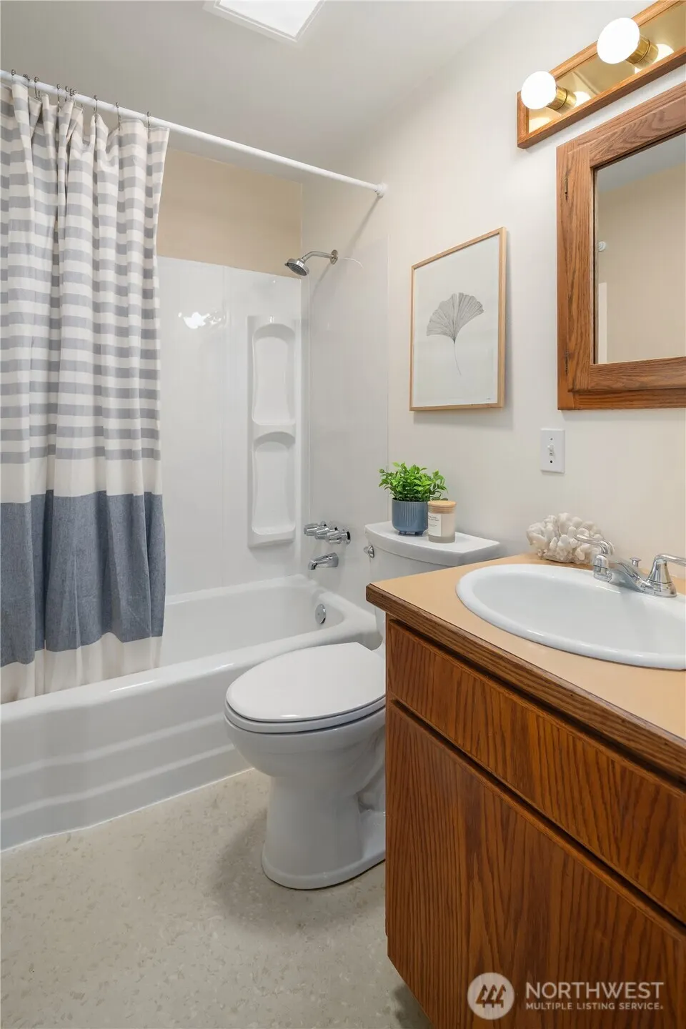 570 SE Andrews Street , Issaquah, WA 98027