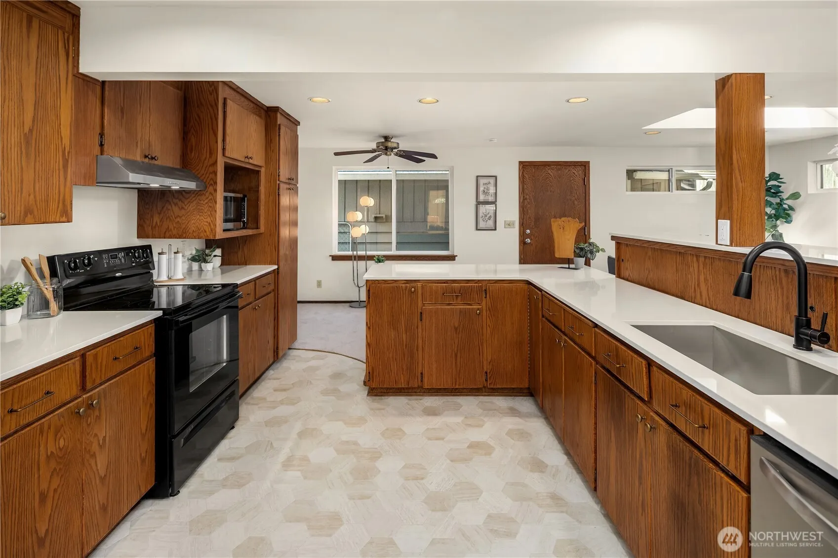 570 SE Andrews Street , Issaquah, WA 98027