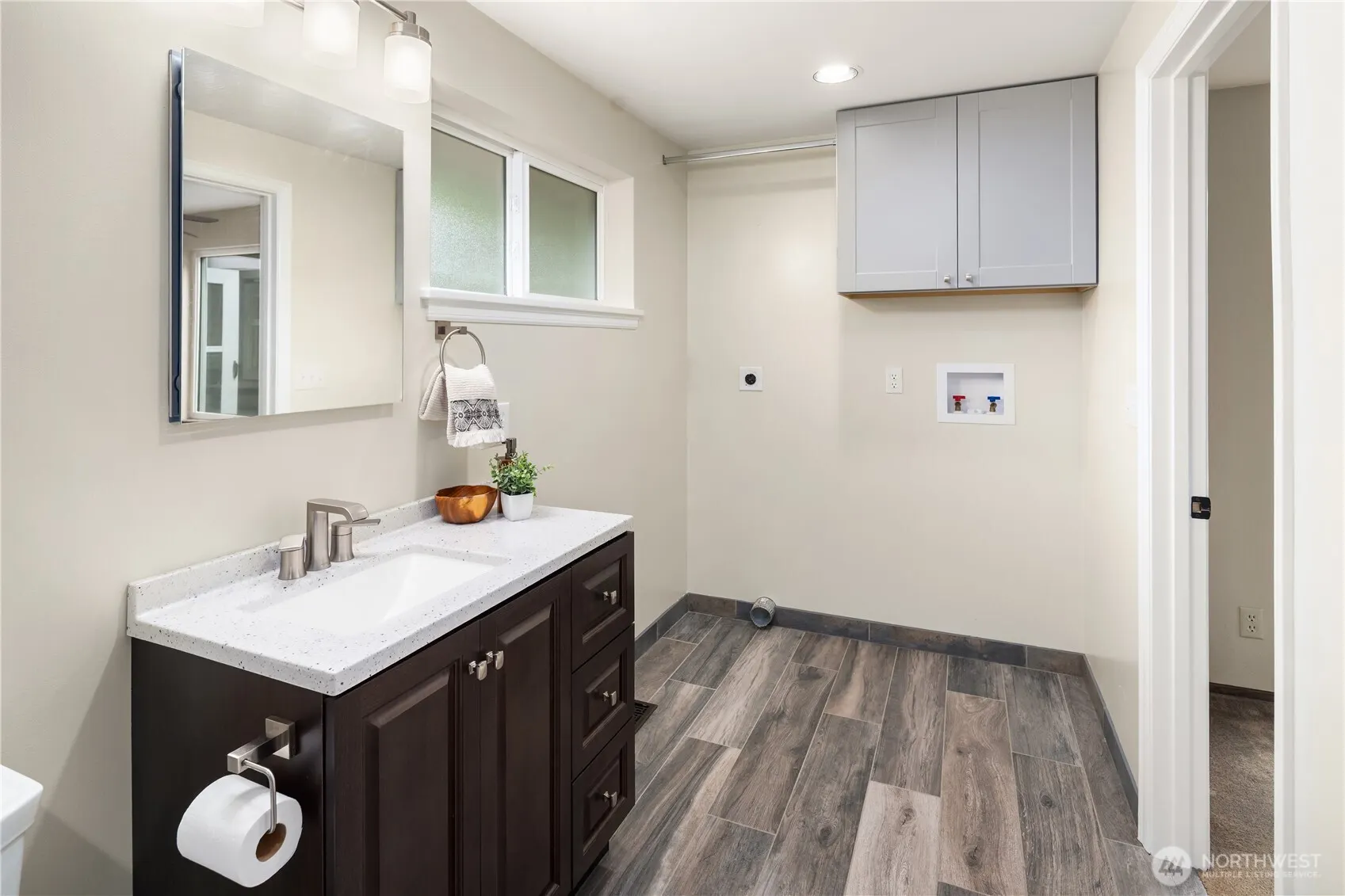 570 SE Andrews Street , Issaquah, WA 98027