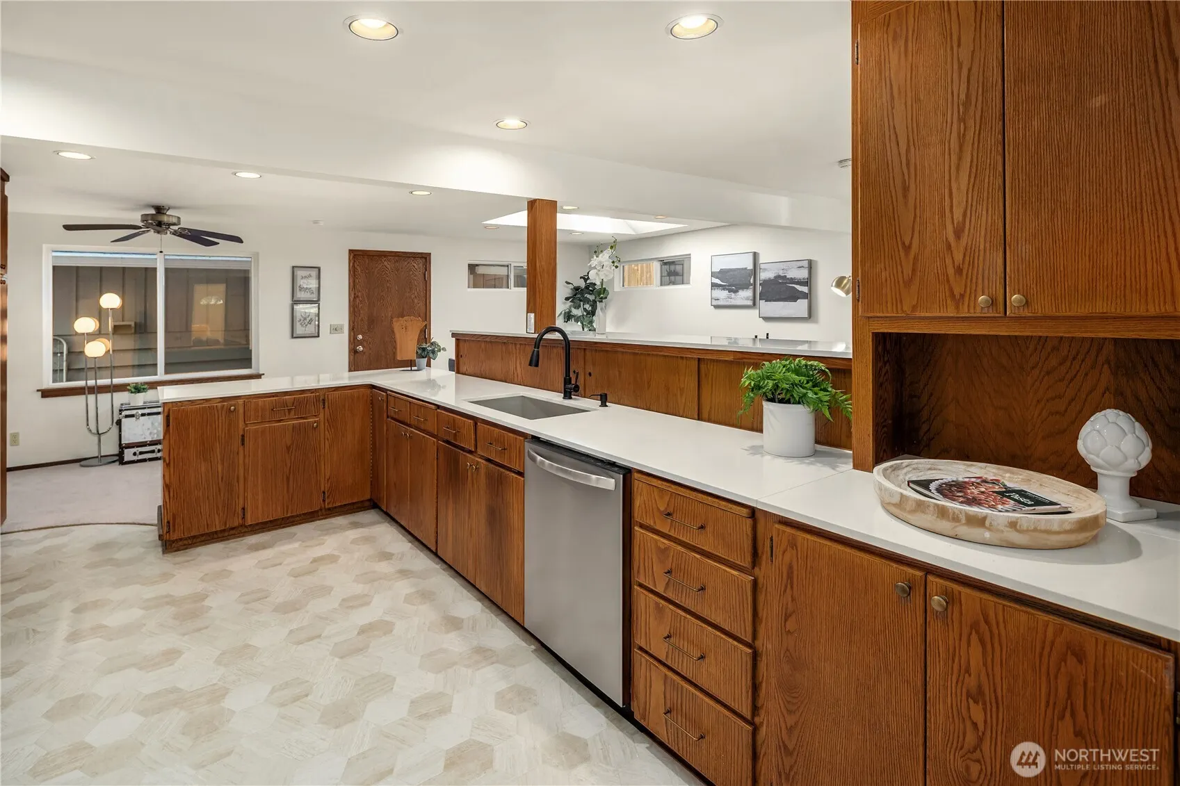 570 SE Andrews Street , Issaquah, WA 98027