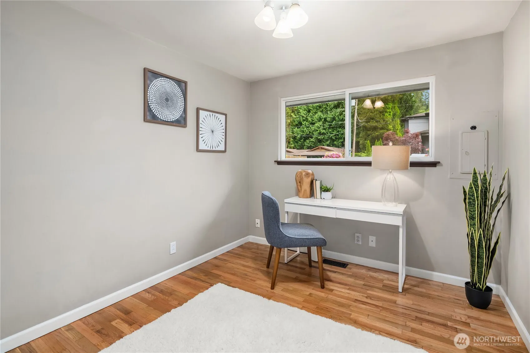 570 SE Andrews Street , Issaquah, WA 98027