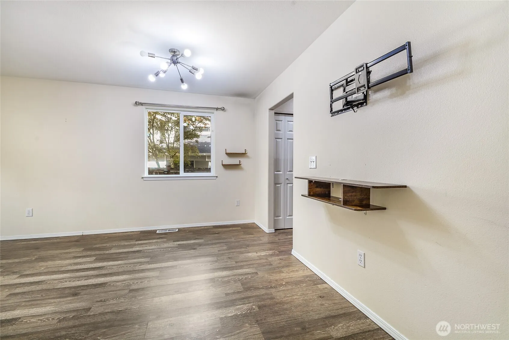 18302 8th Avenue SE, Bothell, WA 98012