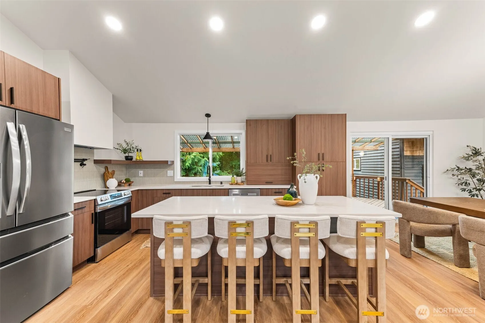 14415 105th Avenue NE, Kirkland, WA 98034