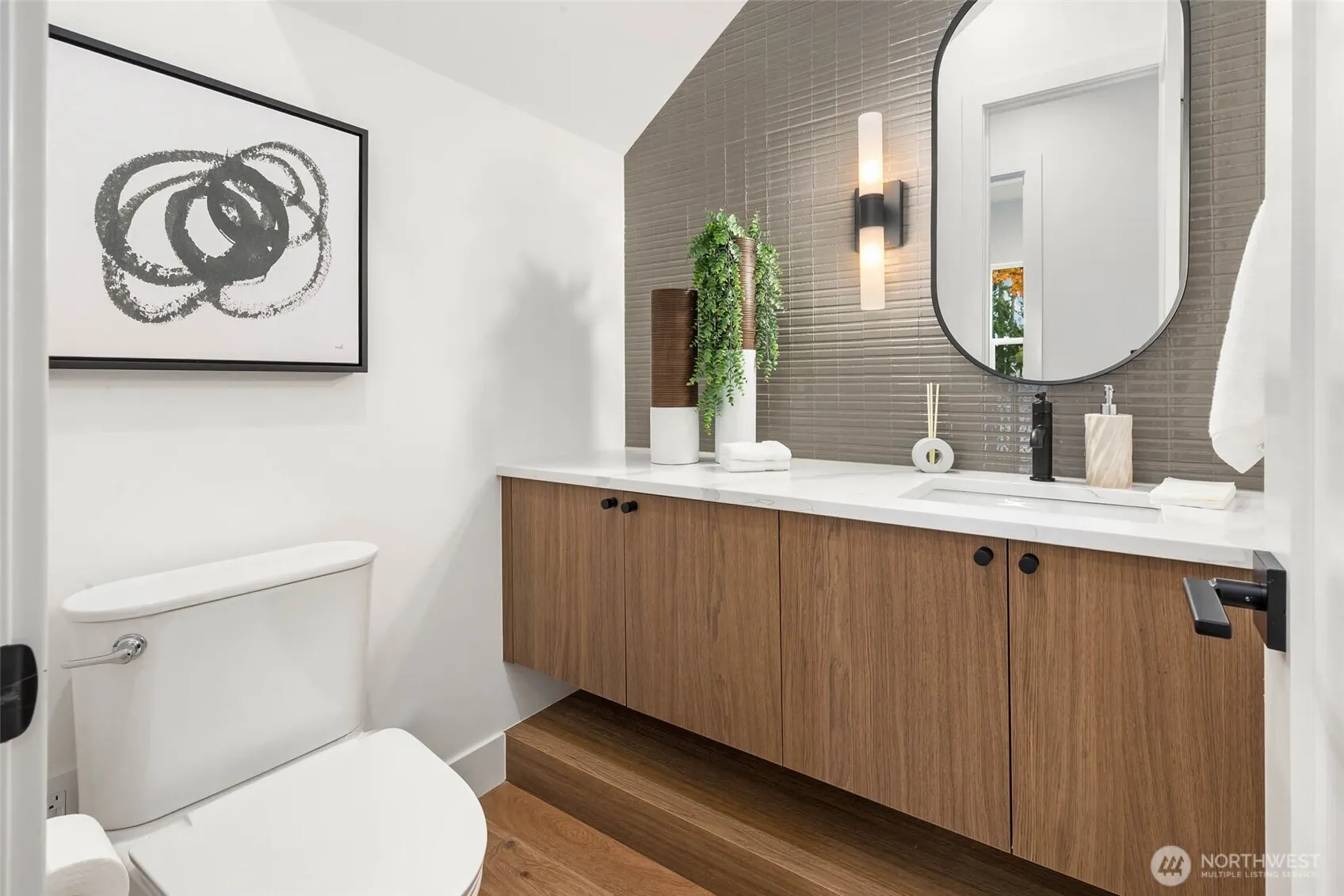 17266 NE 18th Place , Bellevue, WA 98008