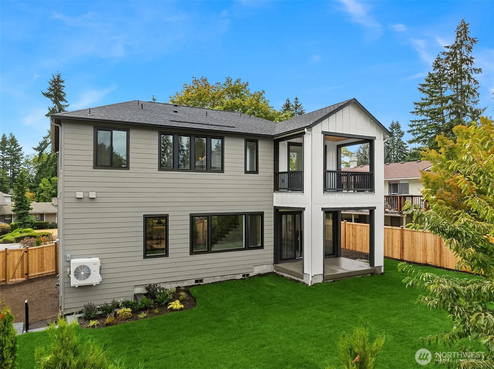 17266 NE 18th Place , Bellevue, WA 98008