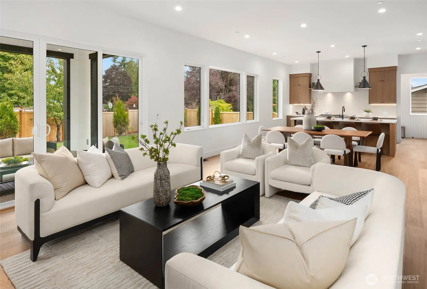 17266 NE 18th Place , Bellevue, WA 98008