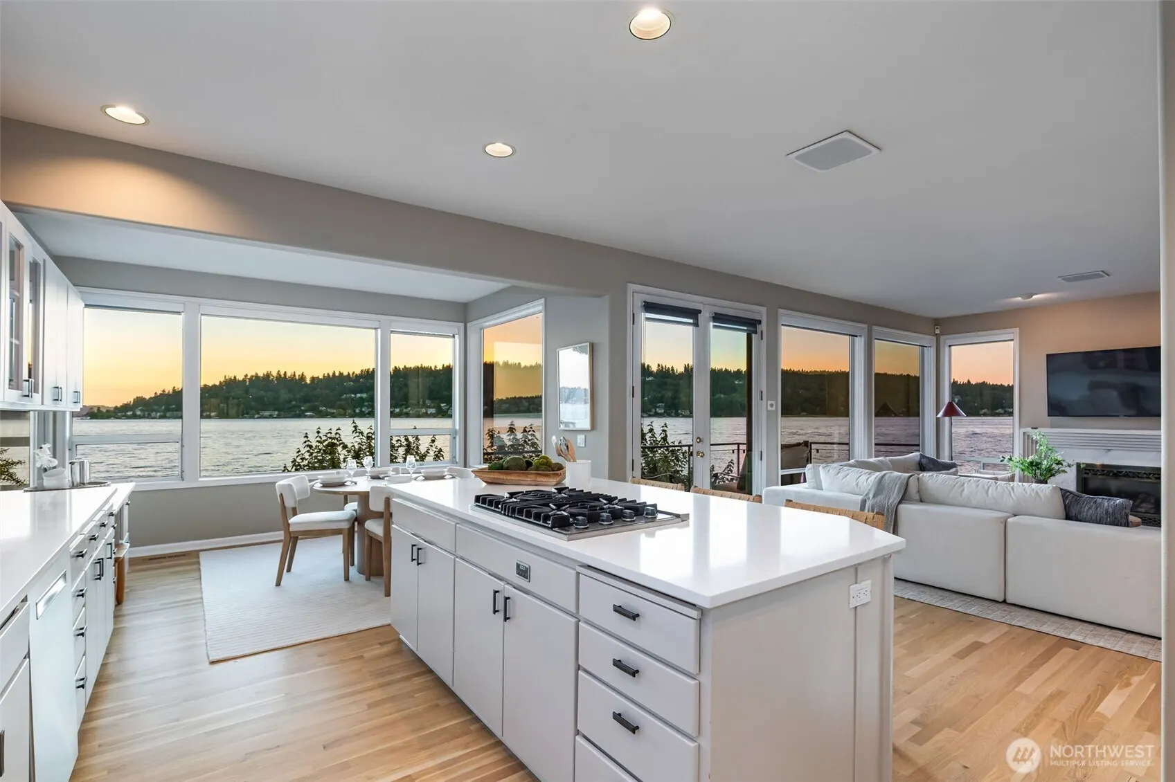 3711 Lake Washington Boulevard N, Renton, WA 98056
