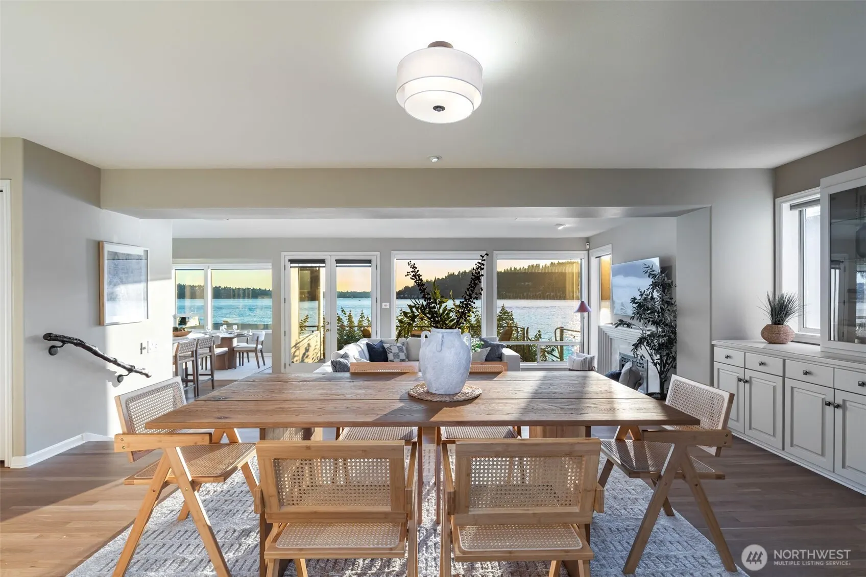 3711 Lake Washington Boulevard N, Renton, WA 98056