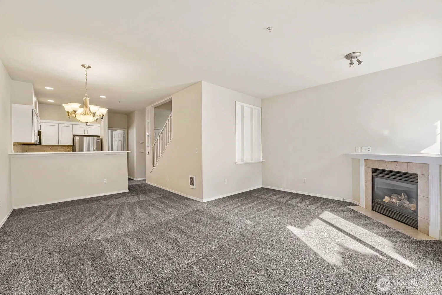 1800 NE 40th Street #F3, Renton, WA 98056-2074