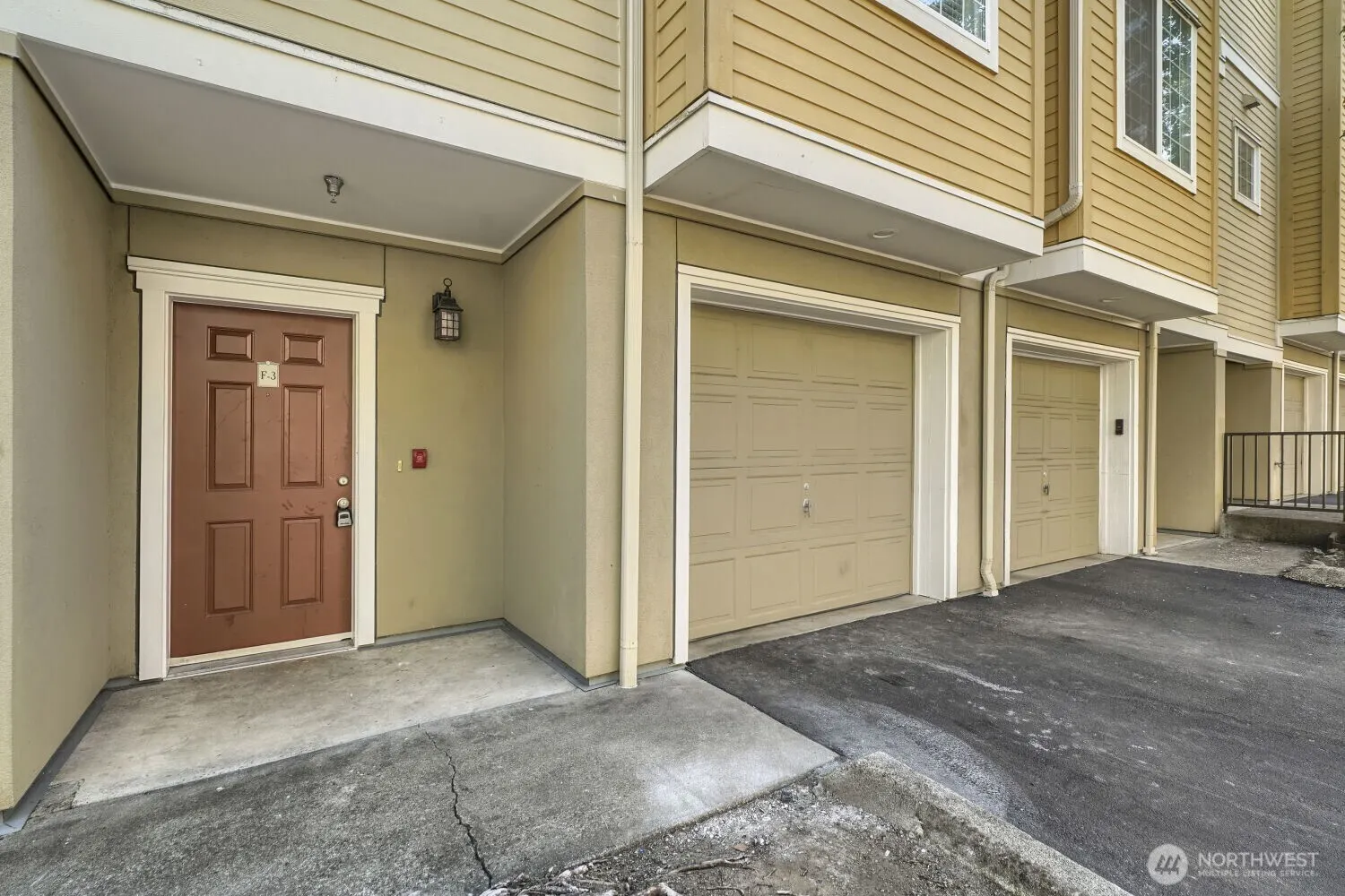 1800 NE 40th Street #F3, Renton, WA 98056-2074