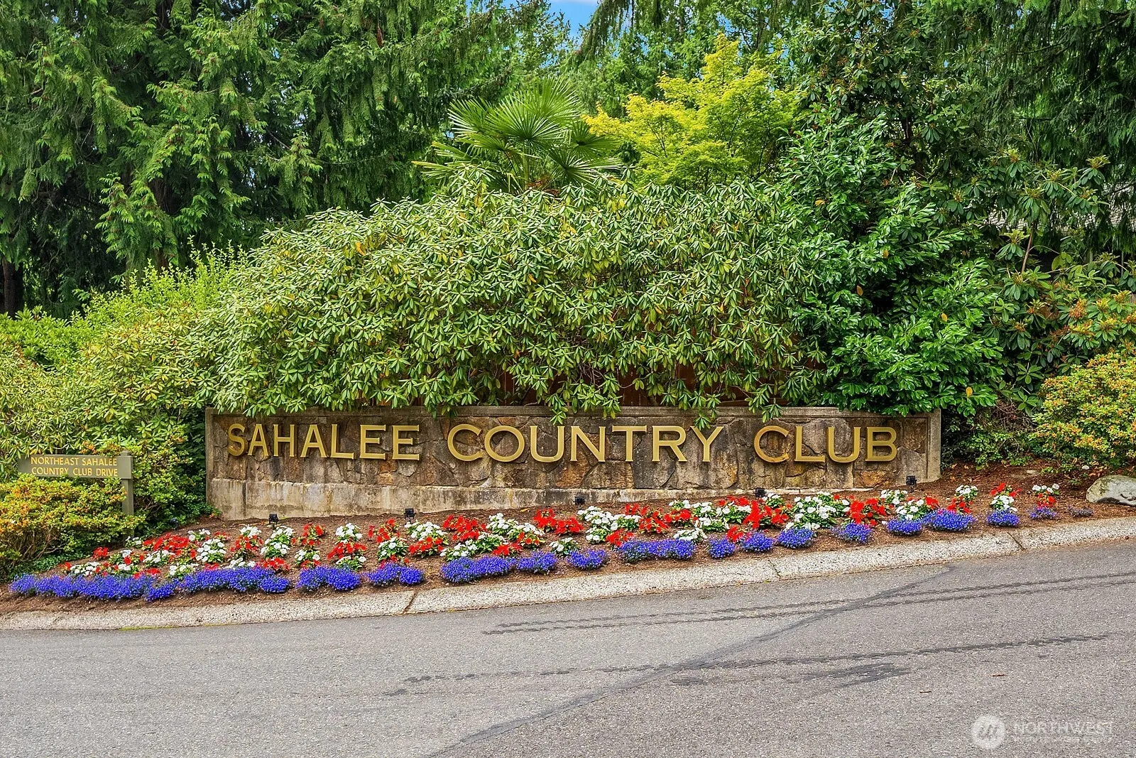 2725 Sahalee Drive W, Sammamish, WA 98074