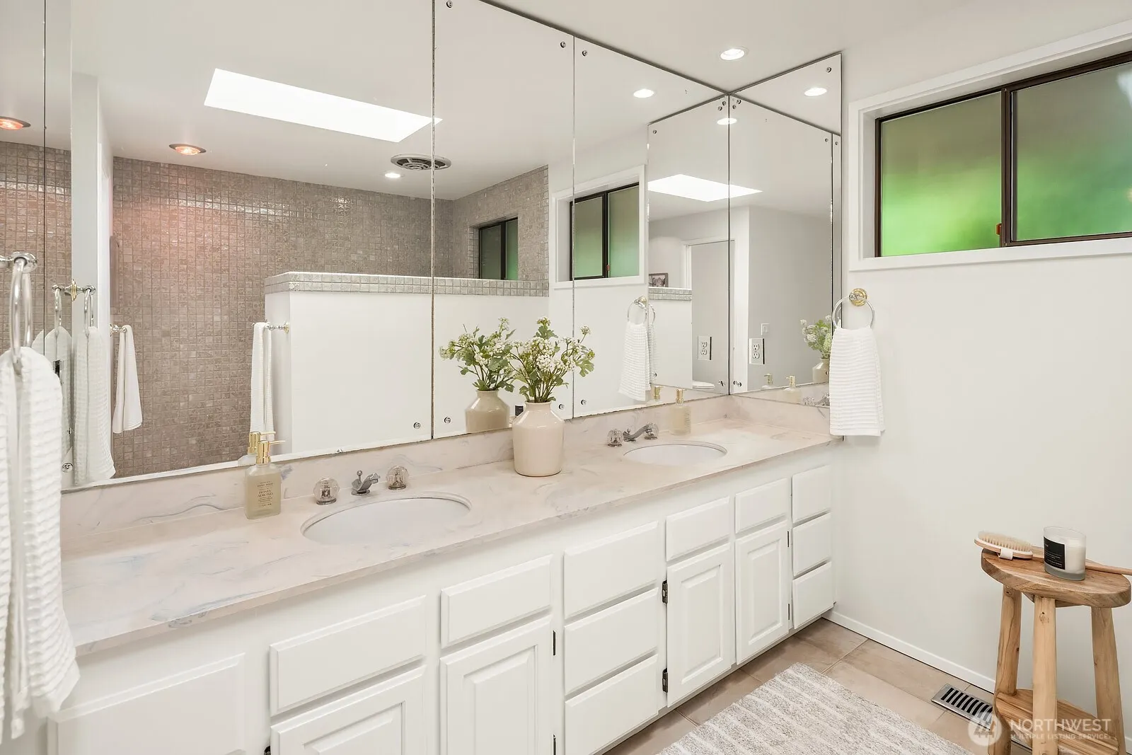 2725 Sahalee Drive W, Sammamish, WA 98074