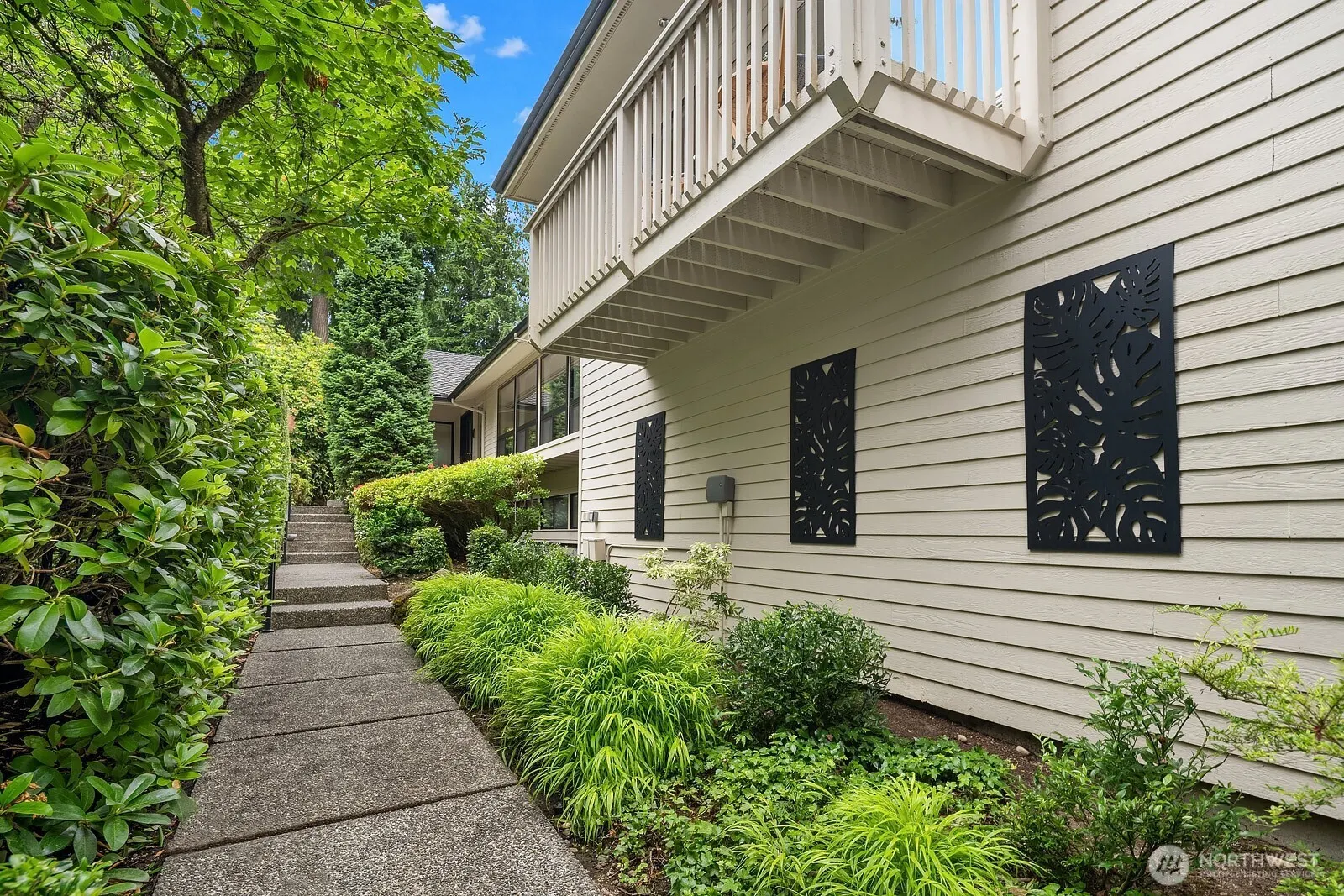 2725 Sahalee Drive W, Sammamish, WA 98074