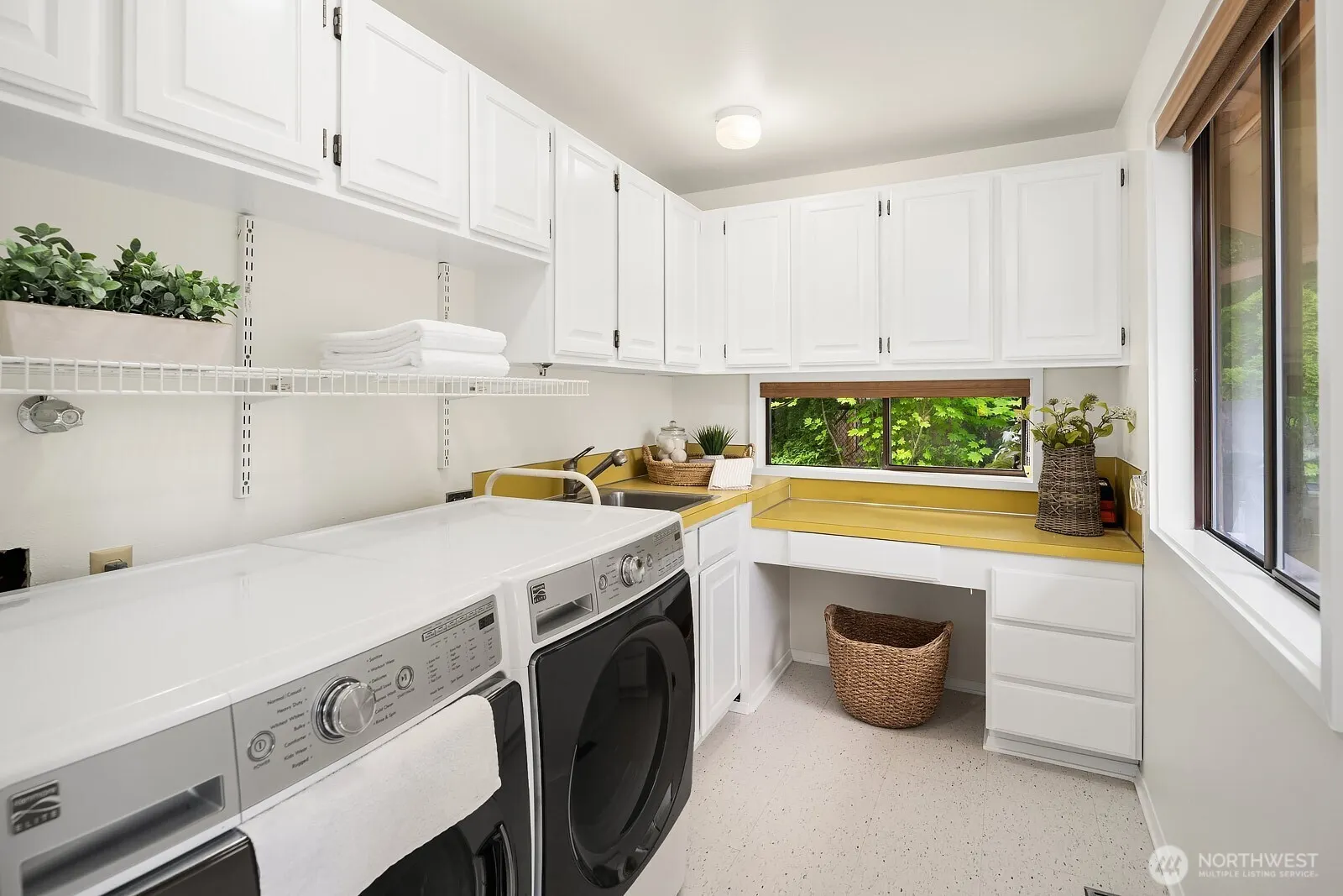 2725 Sahalee Drive W, Sammamish, WA 98074