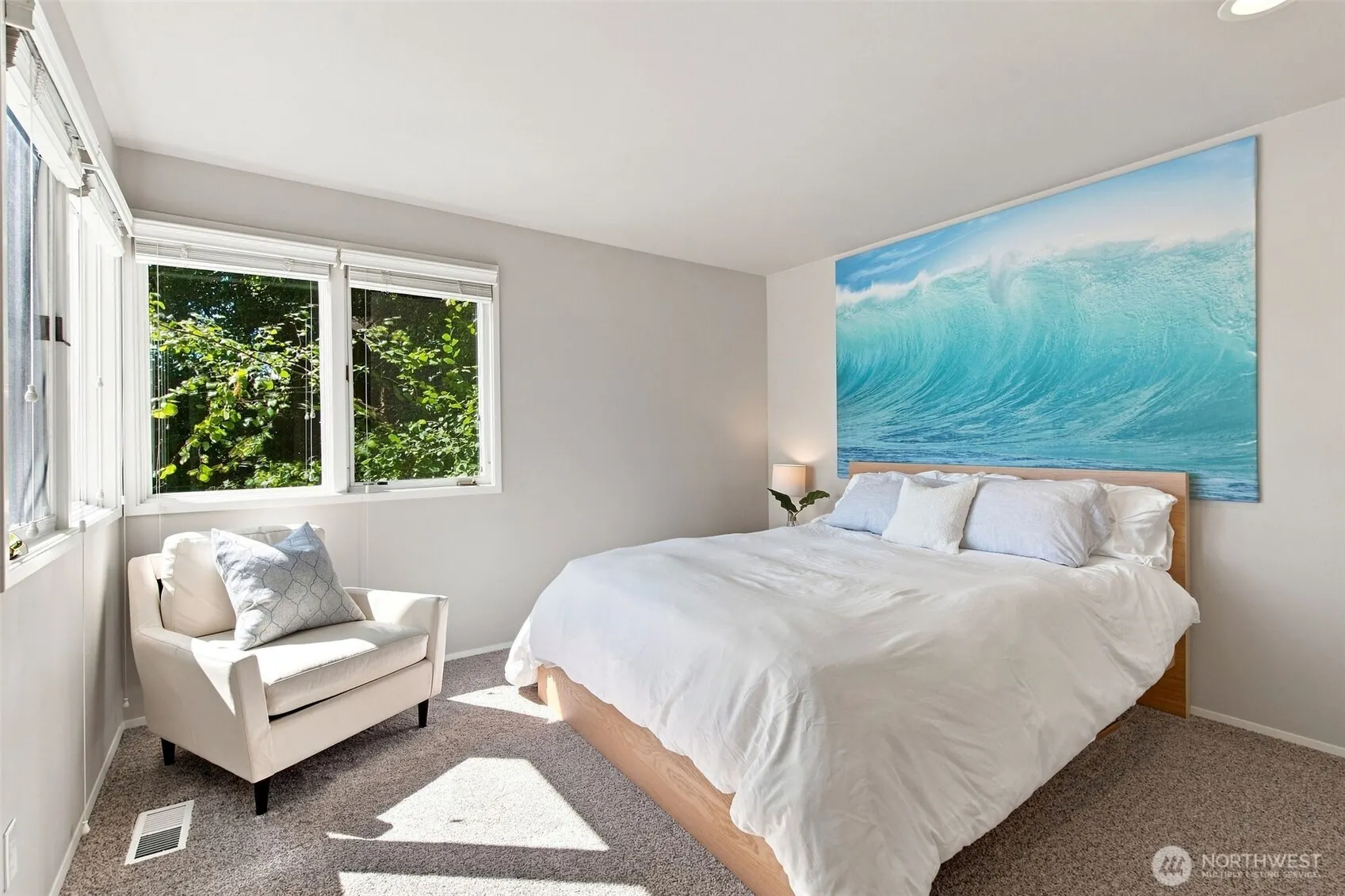 2002 W Lake Sammamish Parkway NE, Redmond, WA 98052