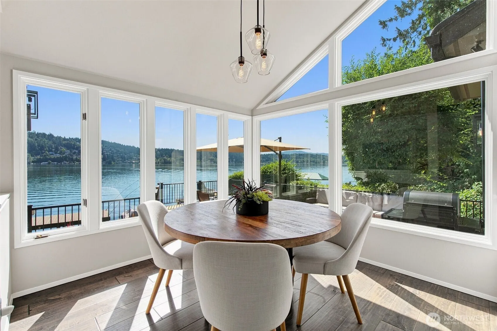 2002 W Lake Sammamish Parkway NE, Redmond, WA 98052