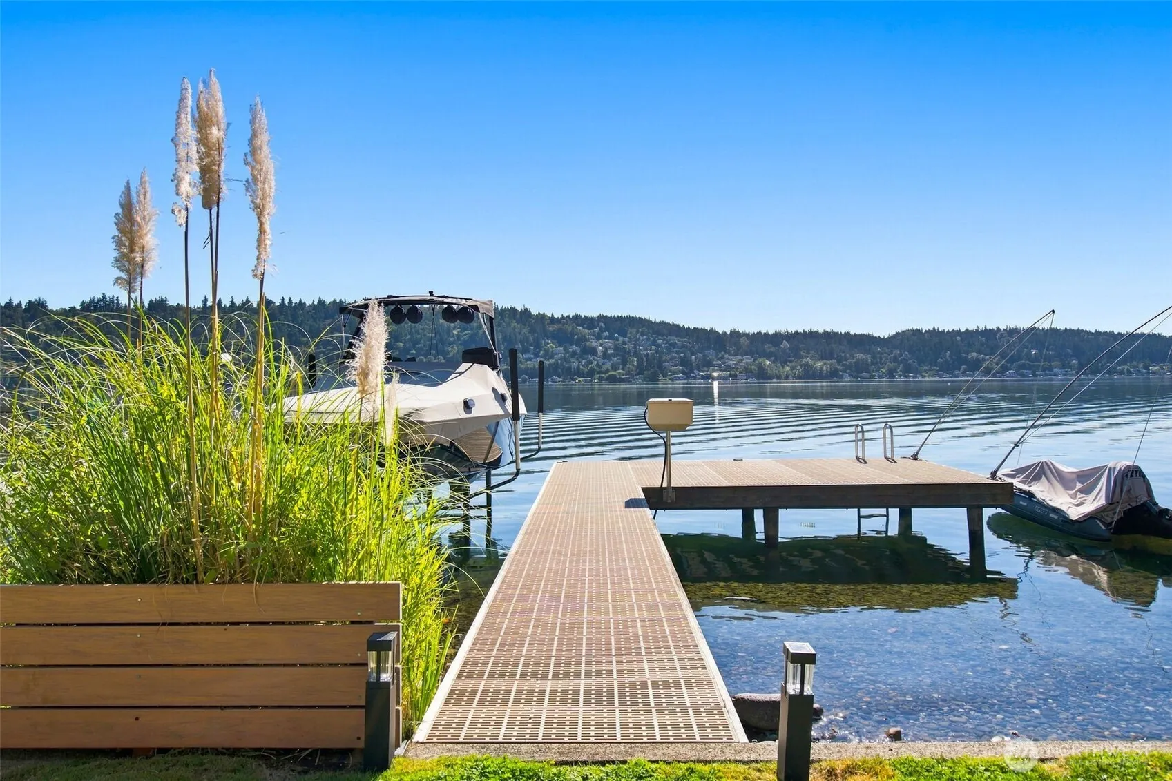 2002 W Lake Sammamish Parkway NE, Redmond, WA 98052