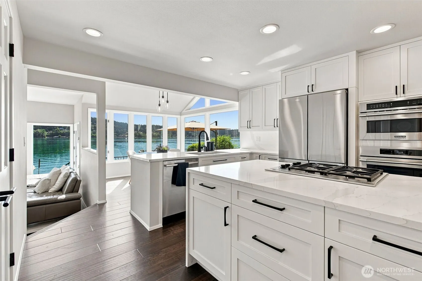 2002 W Lake Sammamish Parkway NE, Redmond, WA 98052