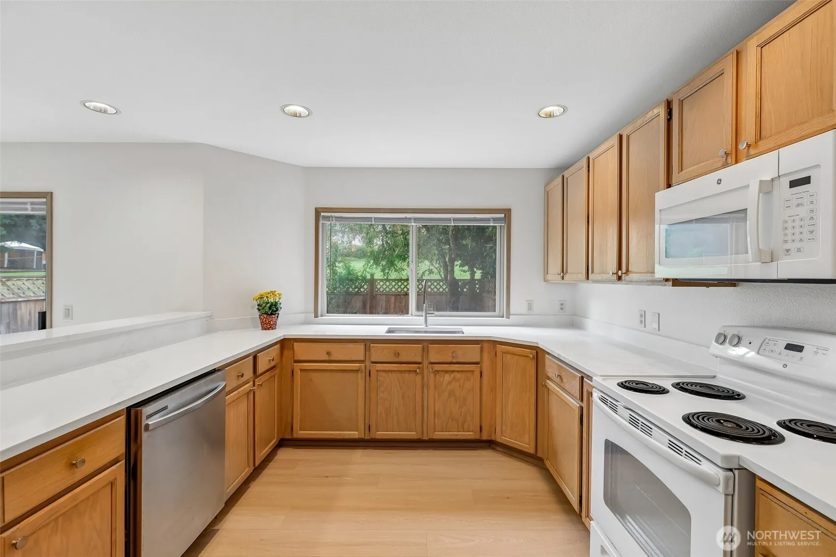 15617 NE 70th Court #D109, Redmond, WA 98052