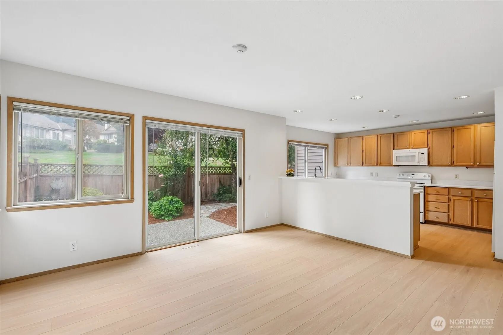 15617 NE 70th Court #D109, Redmond, WA 98052