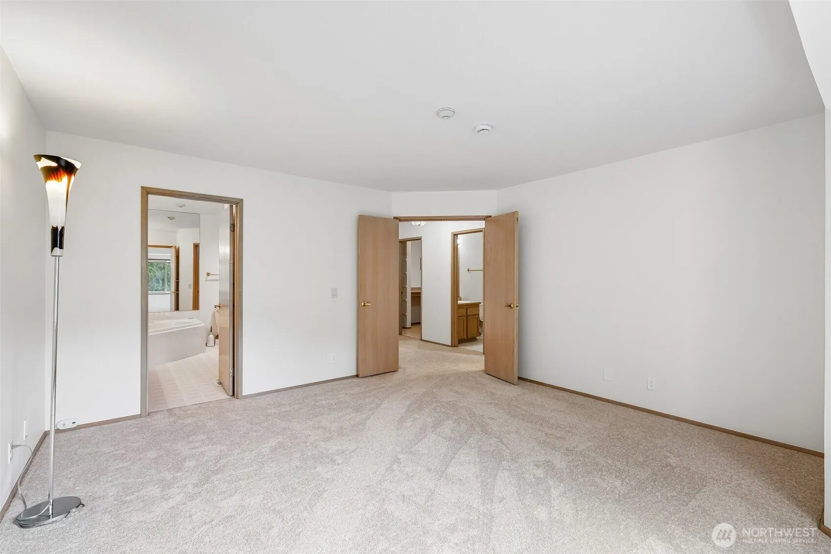 15617 NE 70th Court #D109, Redmond, WA 98052