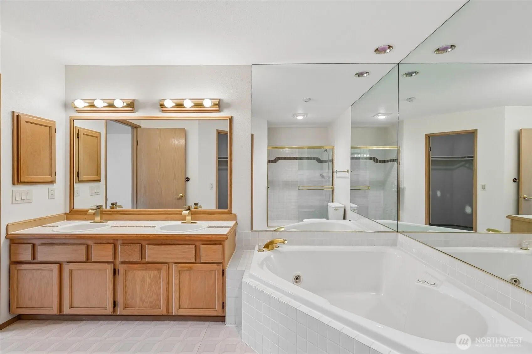 15617 NE 70th Court #D109, Redmond, WA 98052