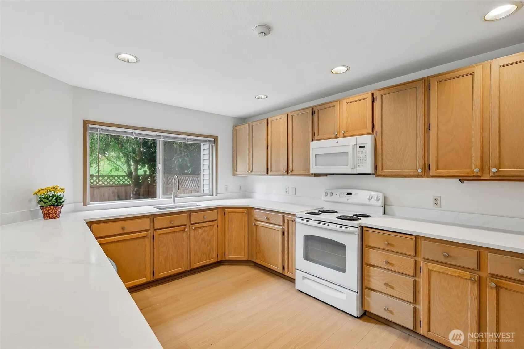 15617 NE 70th Court #D109, Redmond, WA 98052