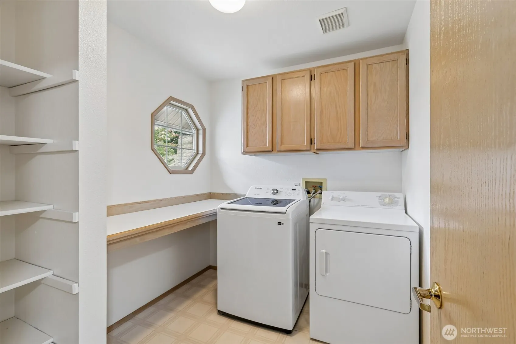 15617 NE 70th Court #D109, Redmond, WA 98052