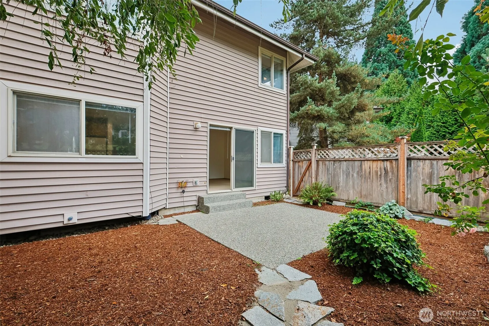15617 NE 70th Court #D109, Redmond, WA 98052