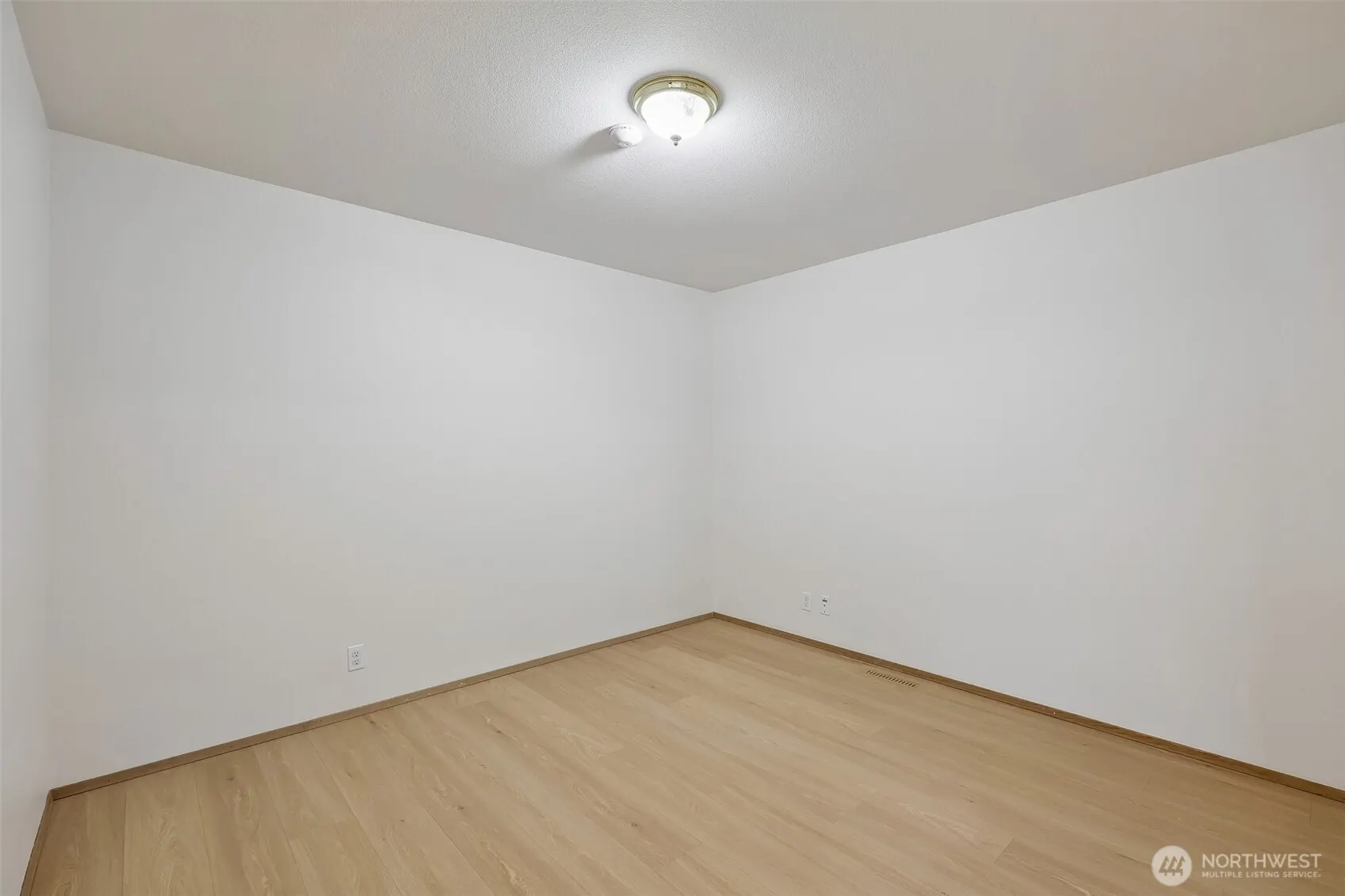 15617 NE 70th Court #D109, Redmond, WA 98052