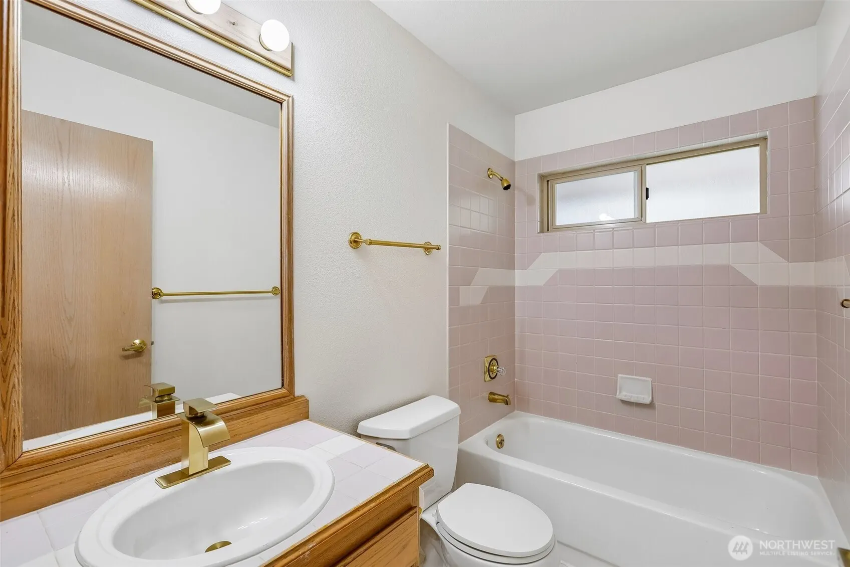 15617 NE 70th Court #D109, Redmond, WA 98052