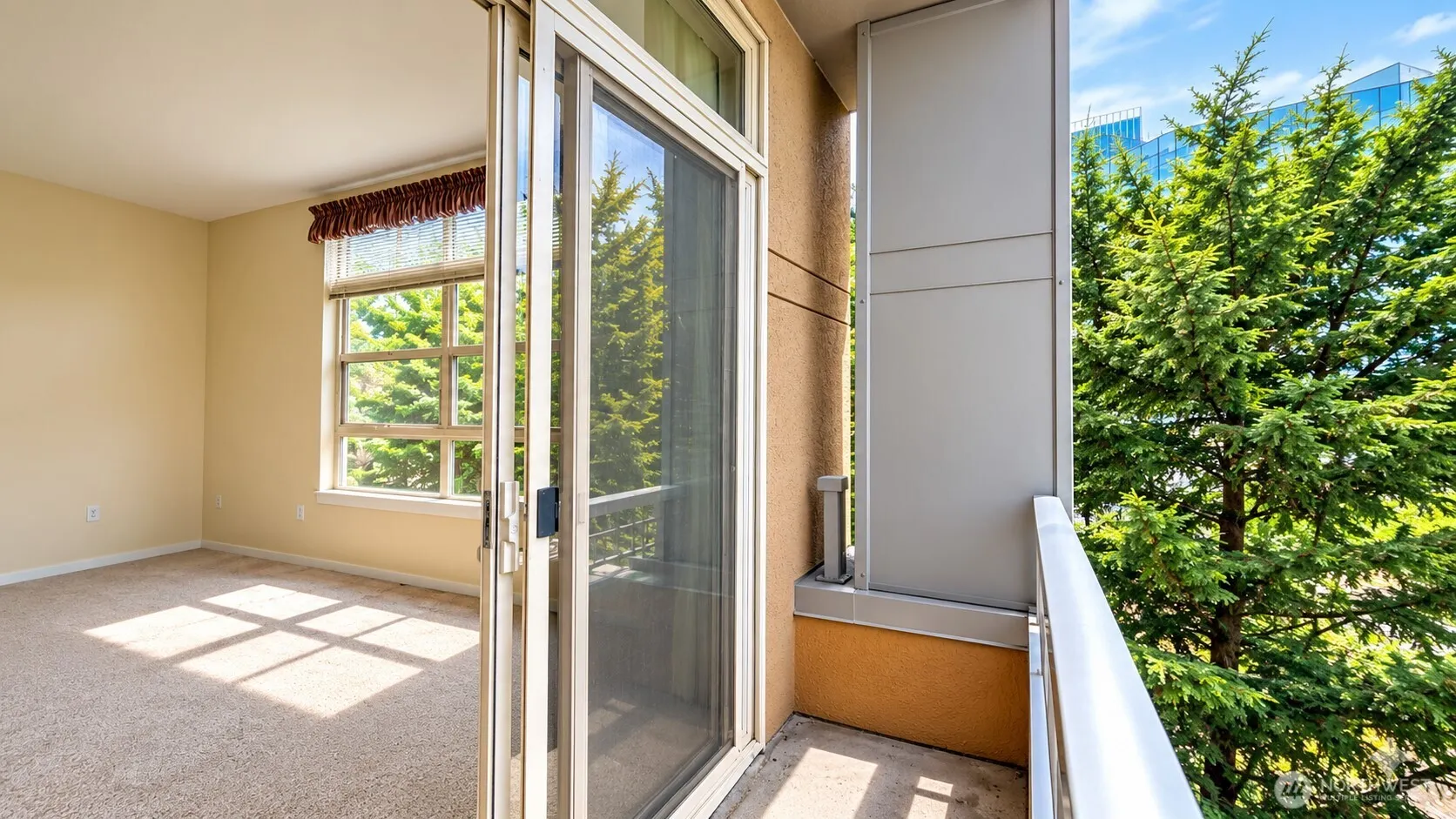 118 107th Avenue NE #B403, Bellevue, WA 98004