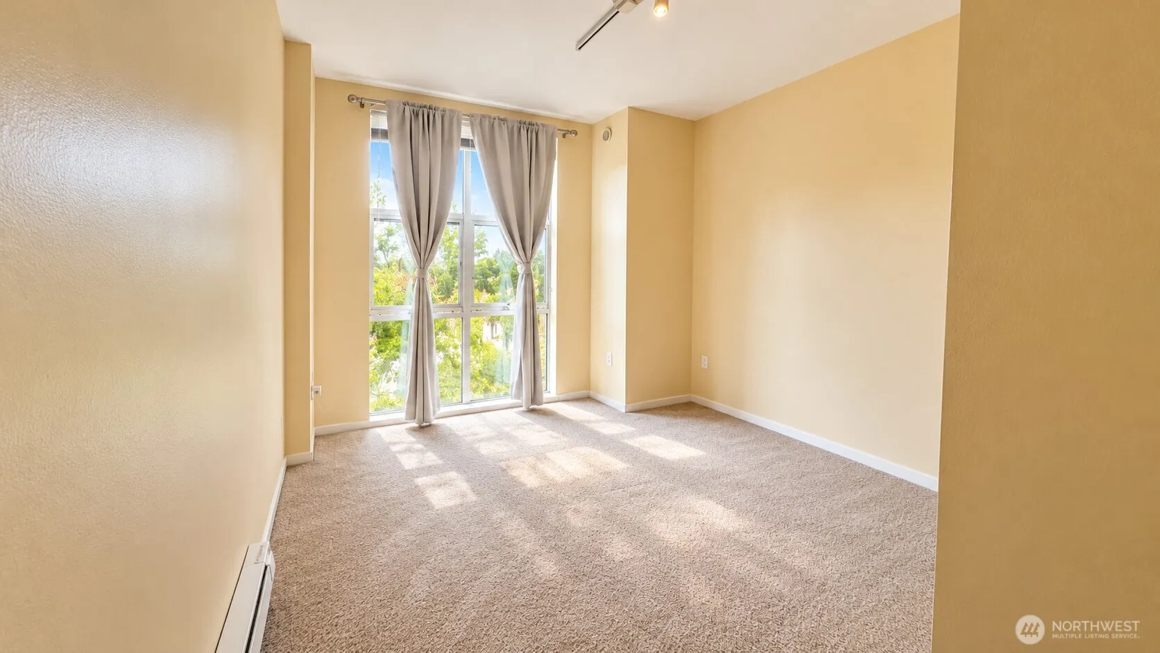 118 107th Avenue NE #B403, Bellevue, WA 98004